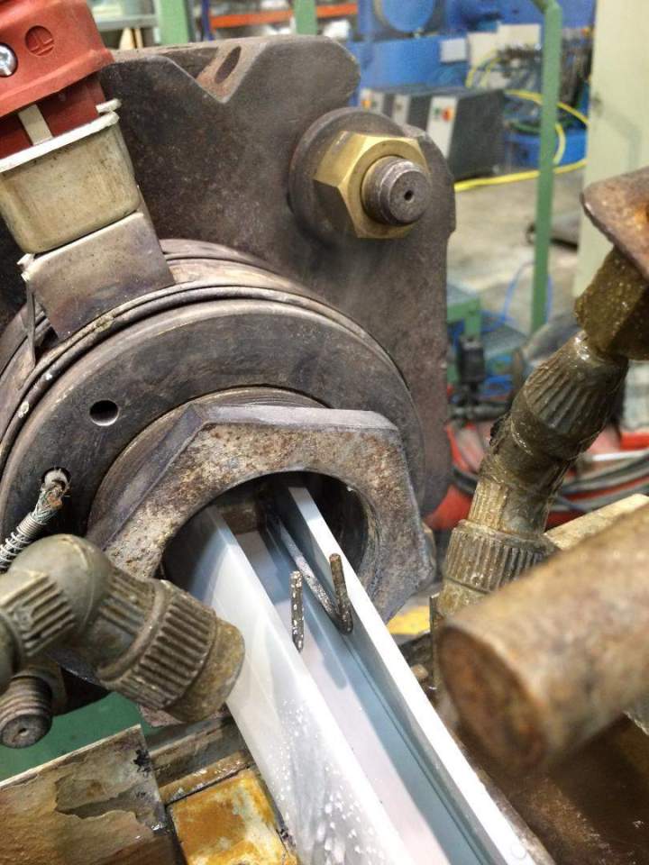 Fabrication de Caoutchouc compact Saint-Genis-Pouilly